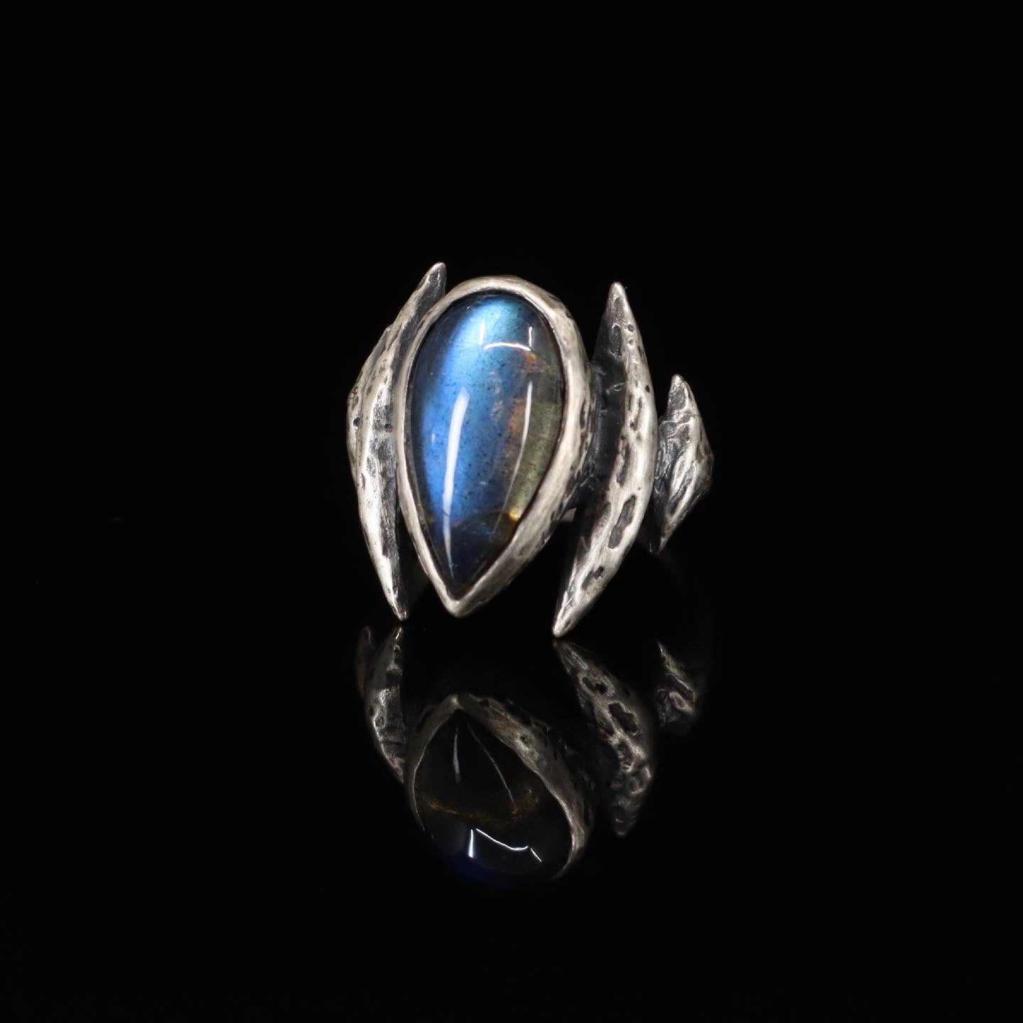 Lestat Ring (Grey Moonstone and Labradorite)