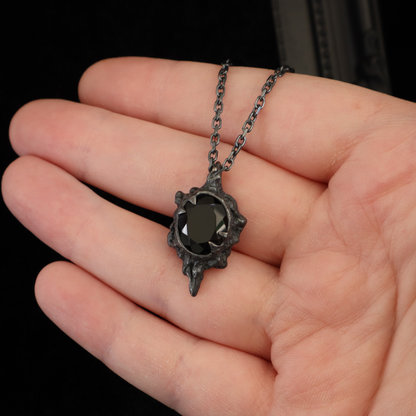 Azathoth Pendant - Onyx, Garnet, Labradorite, Grey Moonstone or Serpentine