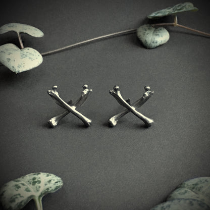 Crossbone Studs